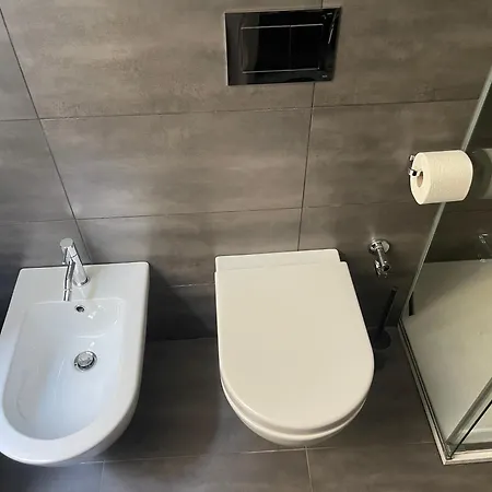 Charming - Downtown In The Pedestrian Area With 2 Double Bedrooms And 2 Complete Bathrooms A Spacious Living And Full Equipped Kitchen Апартаменты