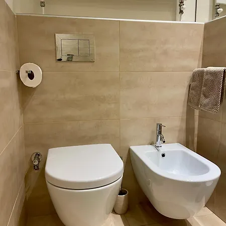 Charming - Downtown In The Pedestrian Area With 2 Double Bedrooms And 2 Complete Bathrooms A Spacious Living And Full Equipped Kitchen Апартаменты *