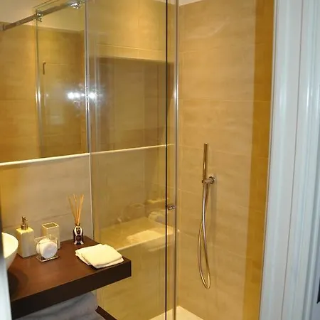 Charming - Downtown In The Pedestrian Area With 2 Double Bedrooms And 2 Complete Bathrooms A Spacious Living And Full Equipped Kitchen Apartamento Como