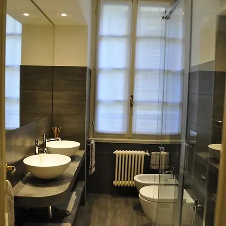 Charming - Downtown In The Pedestrian Area With 2 Double Bedrooms And 2 Complete Bathrooms A Spacious Living And Full Equipped Kitchen コモ