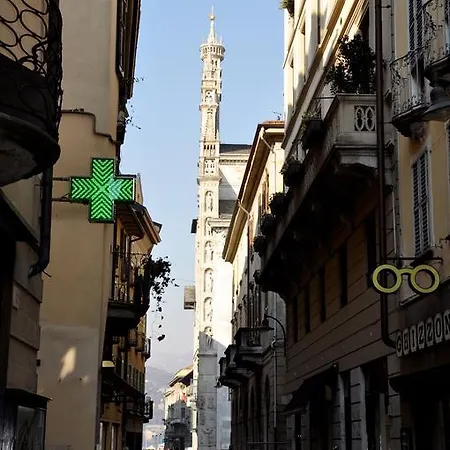 Appartement Charming - Downtown In The Pedestrian Area With 2 Double Bedrooms And 2 Complete Bathrooms A Spacious Living And Full Equipped Kitchen *